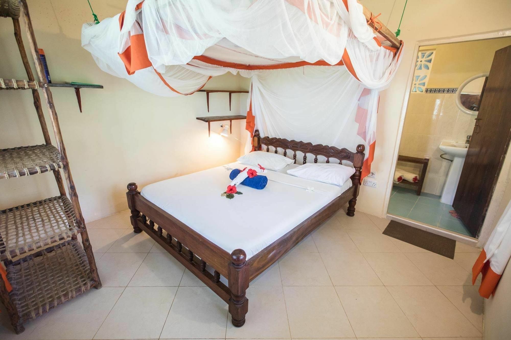Ndame Beach Lodge Paje Eksteriør billede